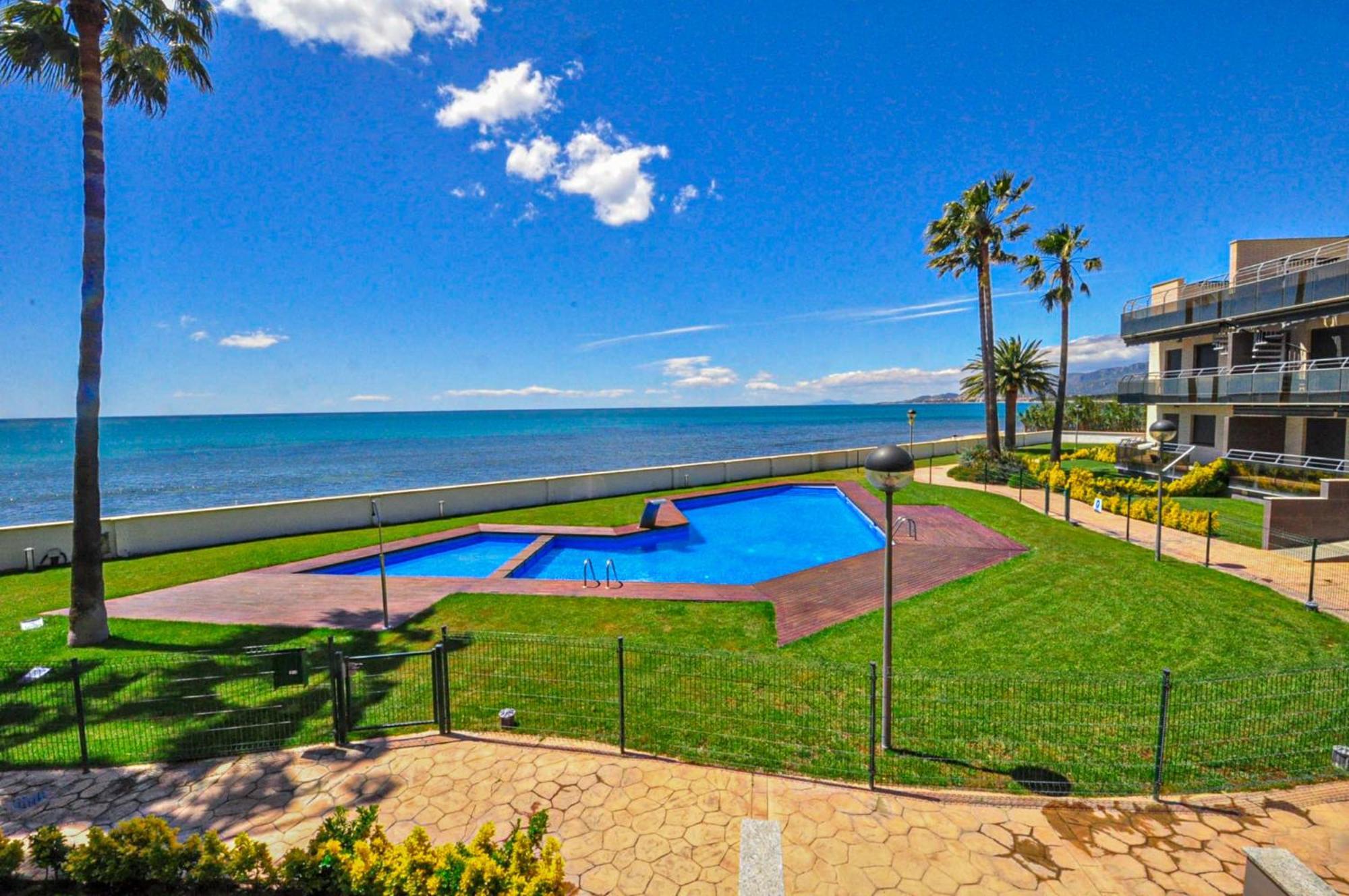 Di Mare Litoral Costa Dorada - Only Families Apartman Mont-roig del Camp Kültér fotó